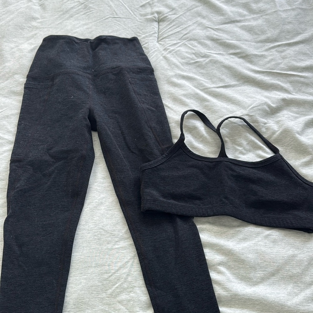 Beyond Yoga Dark Gray Set, Worn a Handful of Time